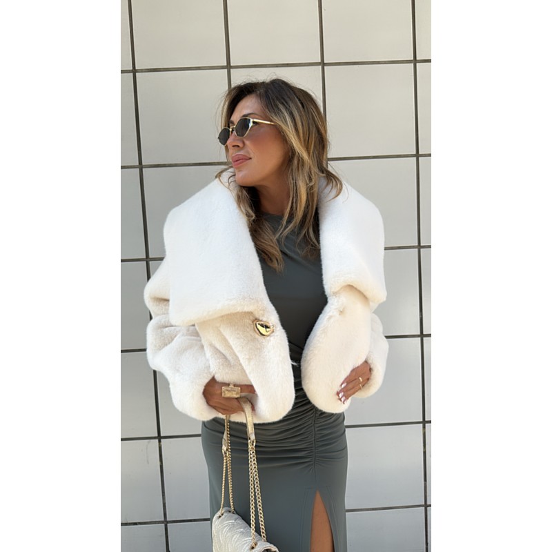 abrigo-relish-piel-sintetica-manga-larga-con-accesorio-en-dorado-modmory