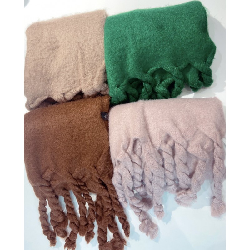 bufanda-de-pelito-larga-con-trenzas