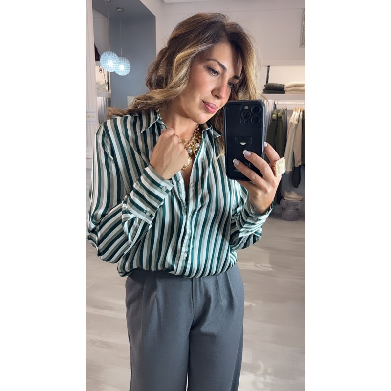 camisa-tiffosi-satinada-rayas-verdes-y-blanco-cuello-camisero-modcapricho