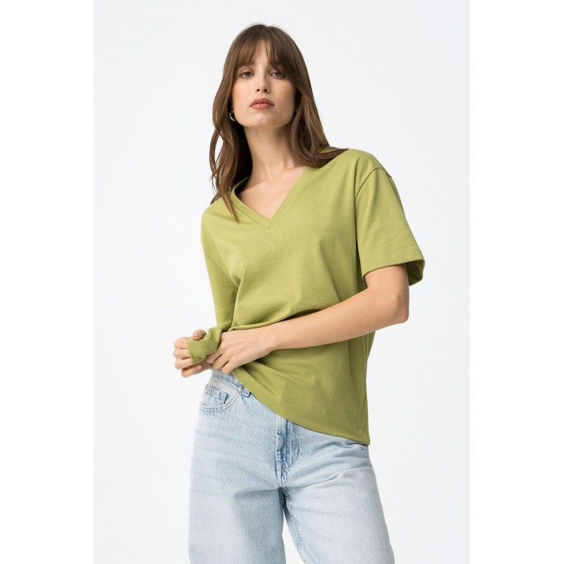 camiseta-tiffosi-color-verde-lima-cuello-v-modjinnie