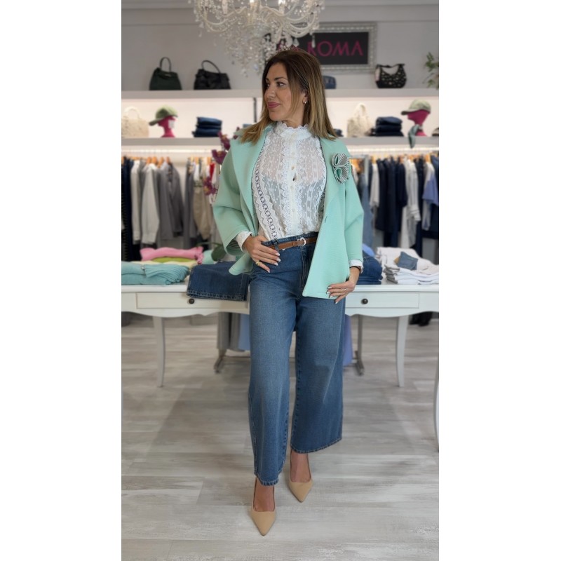 chaqueta-verde-agua-manga-francesa-con-broche-flor