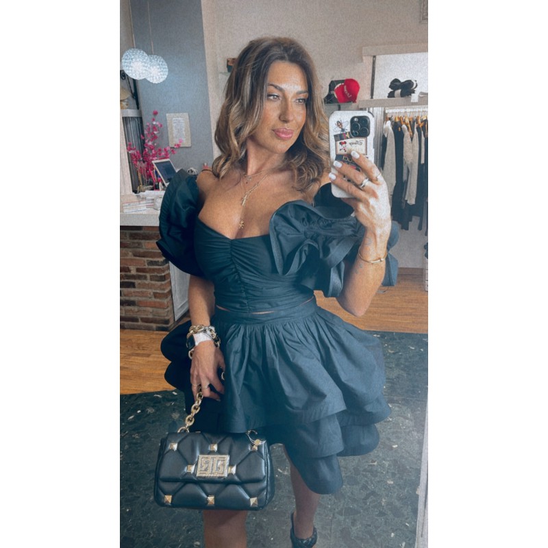 crop-top-relish-negro-lucangy-media-manga-con-volantes-escote-corazon-pliegues-y-cremallera