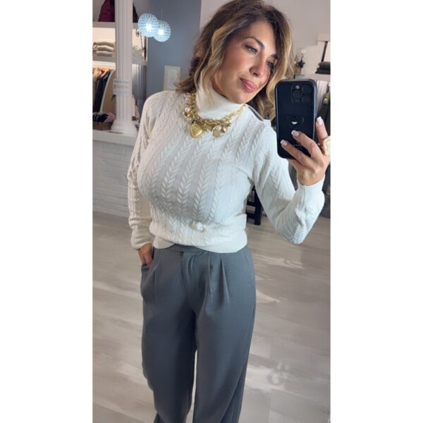 Jersey tiffosi beige de punto cuello alto en coletas, y mangas largas mod.deiopea_1
