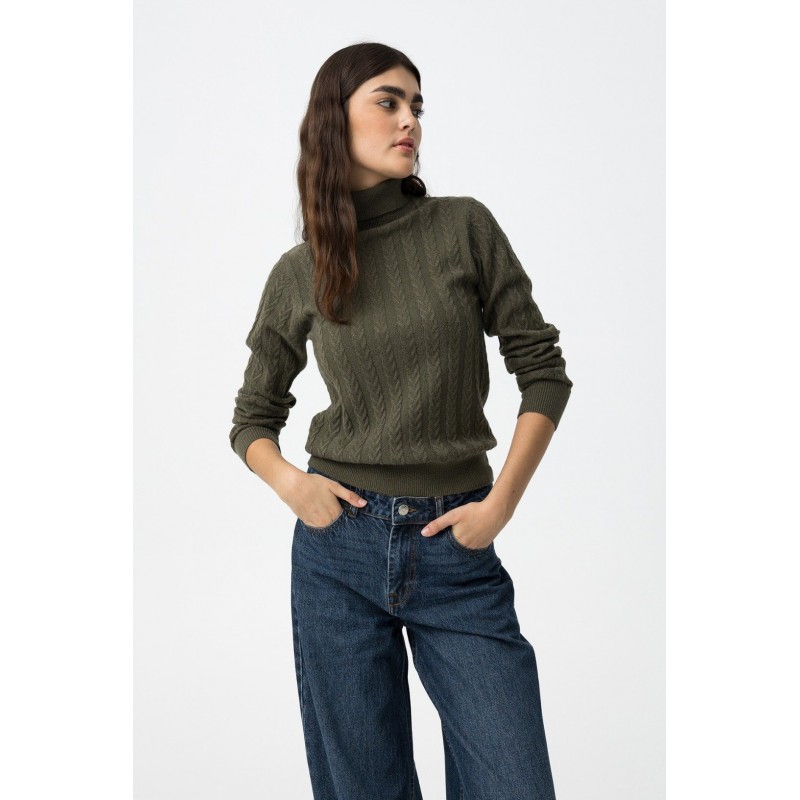 jersey-tiffosi-color-verde-en-punto-cuello-alto-tejido-suave-moddeiopea1