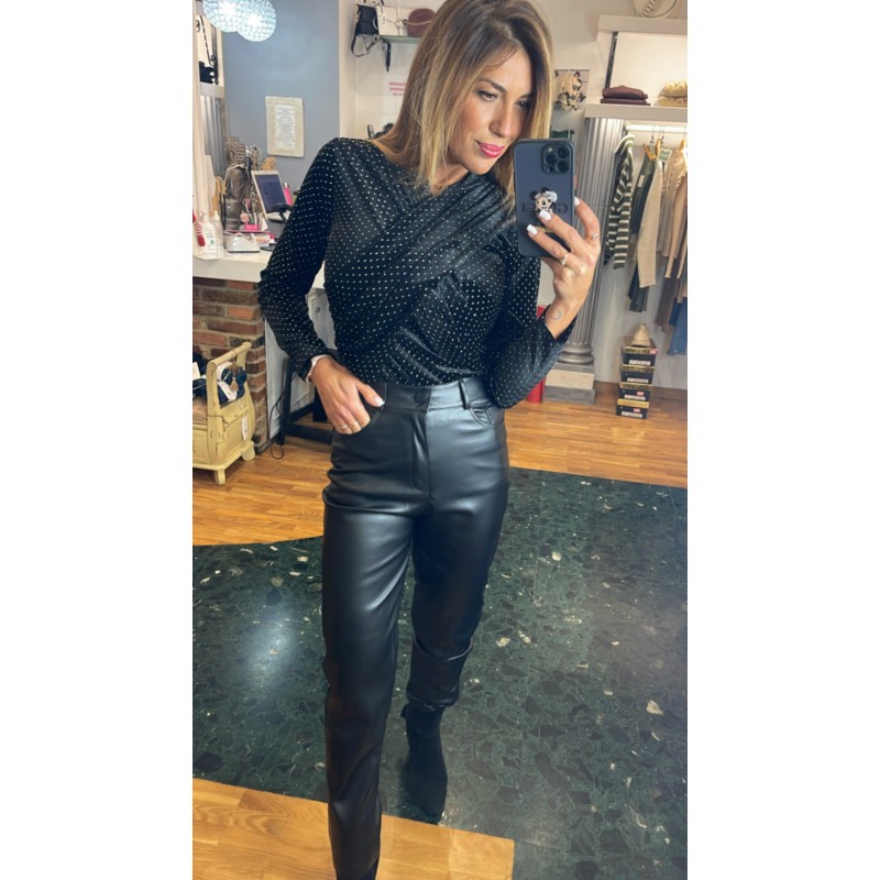 pantalon-tiffosi-efecto-piel-con-cinco-bolsillos-modfinn3