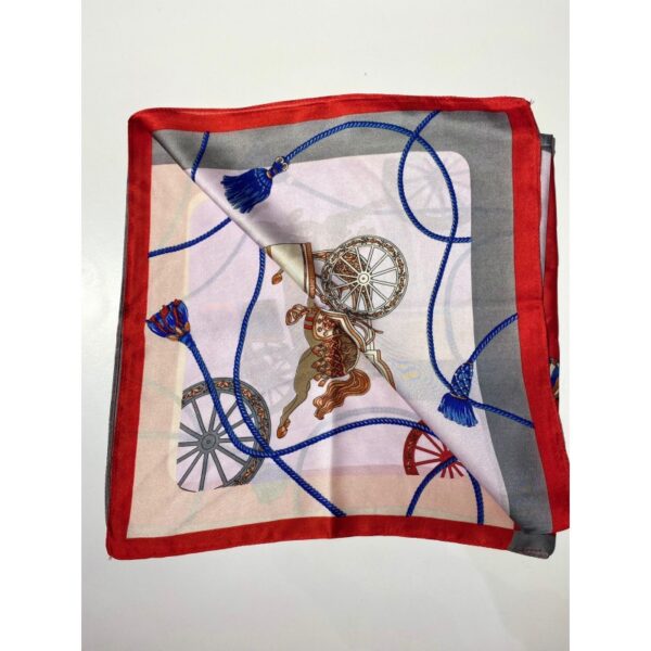 Pañuelo grande con perfil rojo y estampado interior