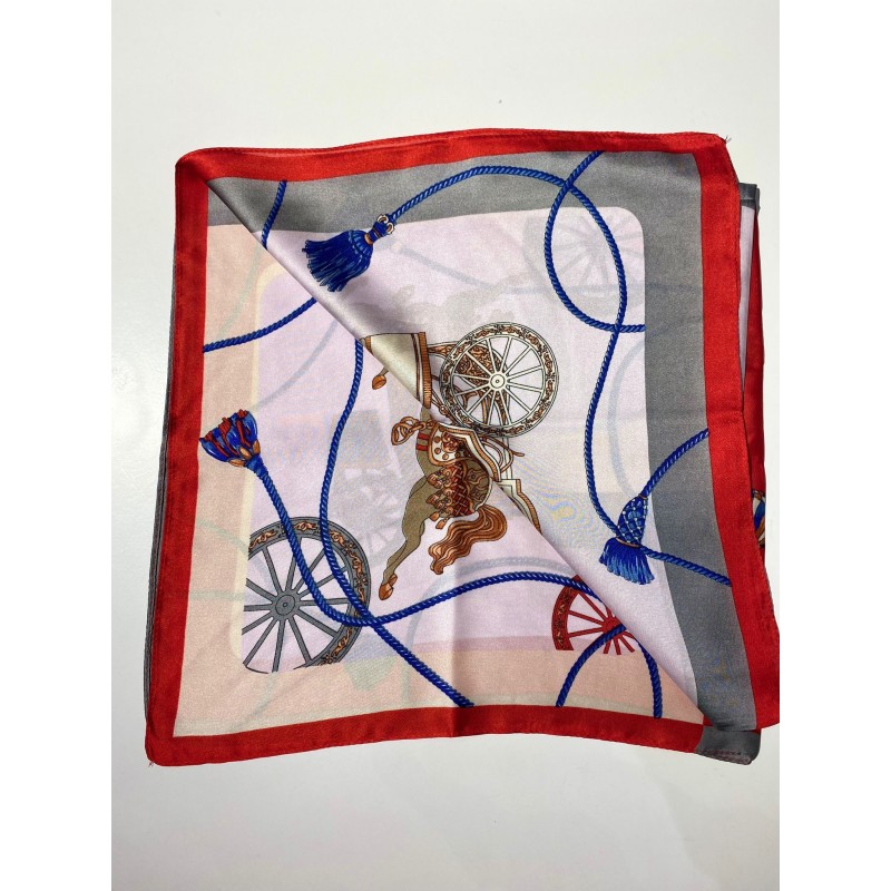 panuelo-grande-con-perfil-rojo-y-estampado-interior