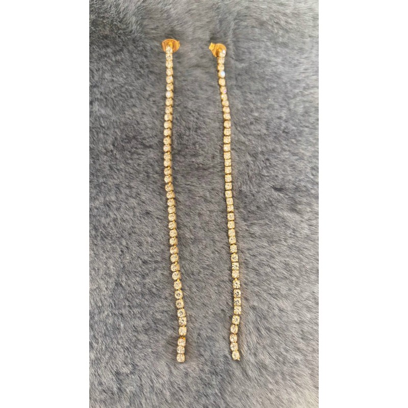 pendientes-dorados-largos-de-cristales