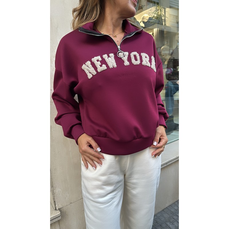sudadera-granate-cuello-alto-con-cremallera-new-york-