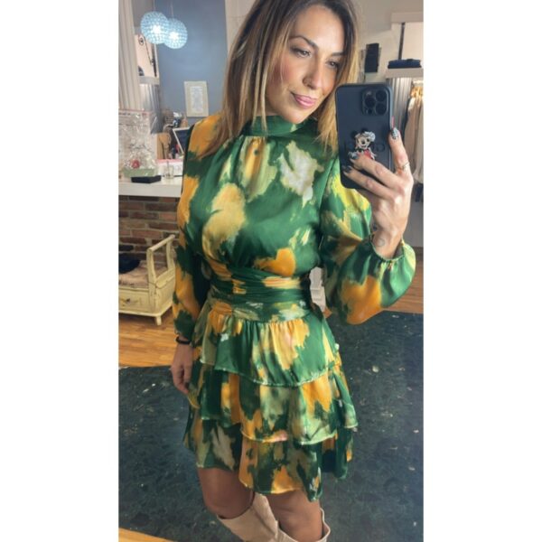 Vestido corto estampado verde falda volantes