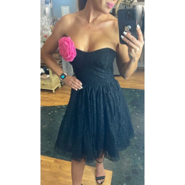 Vestido encaje negro escote corazón denny rose