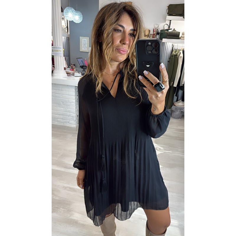 vestido-tiffosi-negro-cuello-redondo-con-cordon-y-detalle-de-flecos-modpop