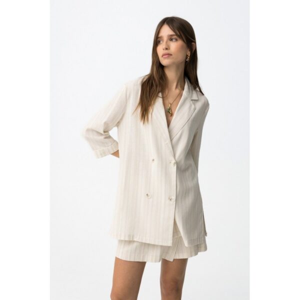 Americana tiffosi en lino beige con ligera rayas verticales y doble botón frontal mod. sidney