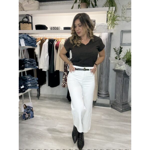 Pantalón tiffosi sarga blanca cropped wide con cinturón mod.phoebe_5